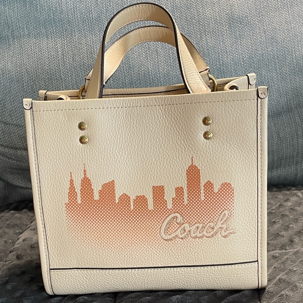 Coach x Jennifer Lopez Cream and Gold NYC Skyline Tote bag purse pristine J-Lo